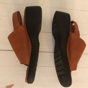 OCT 10 CLOSING Minnetonka Slingback Platforms